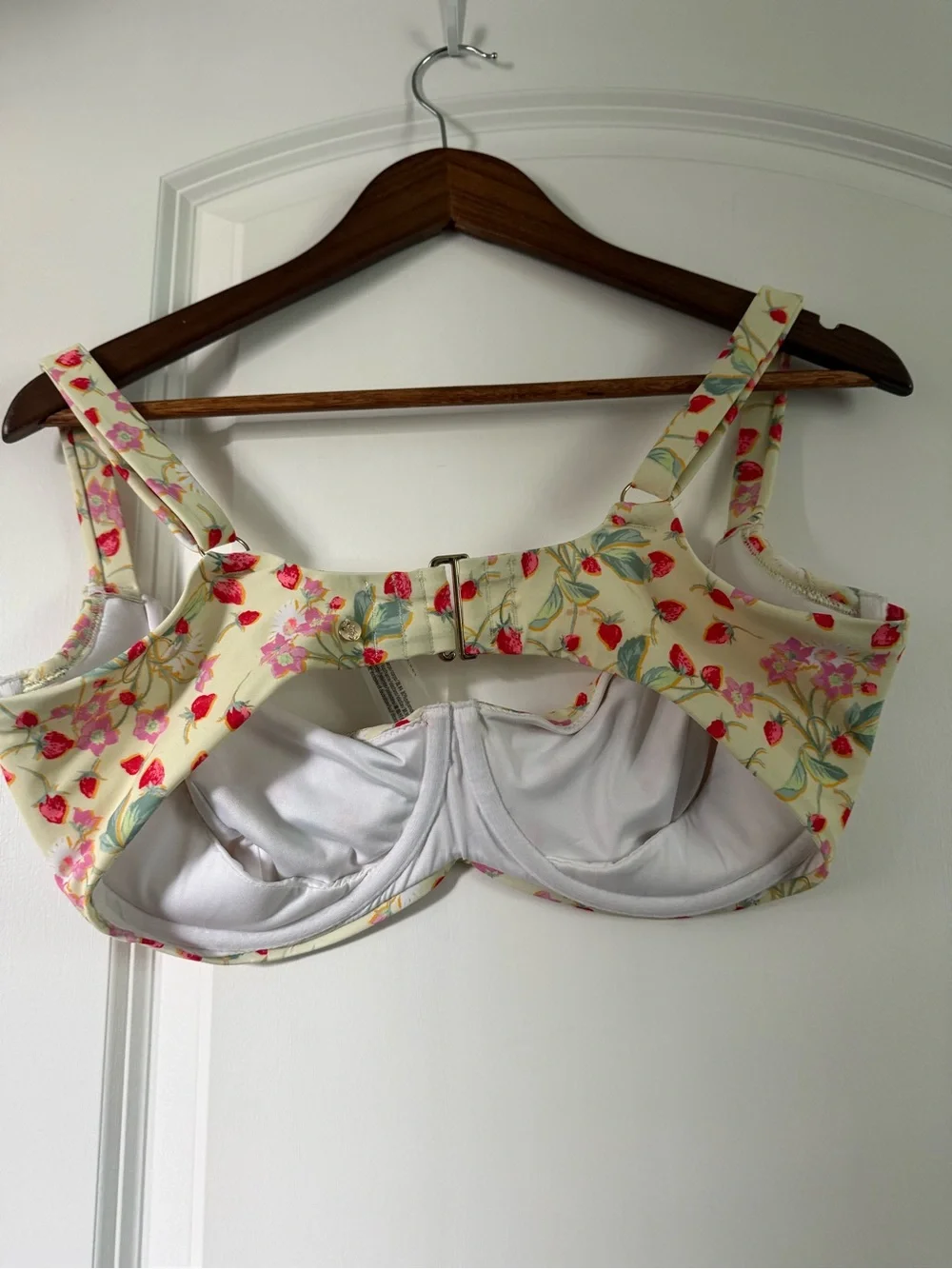 Victoria’s Secret Strawberry Yellow Essential Wicked Swim Top Size 38DDD - Picture 6 of 8